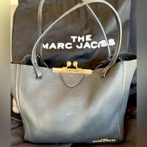 Marc Jacobs Medium Kiss Lock Black Pebble Leather Crossbody Tote